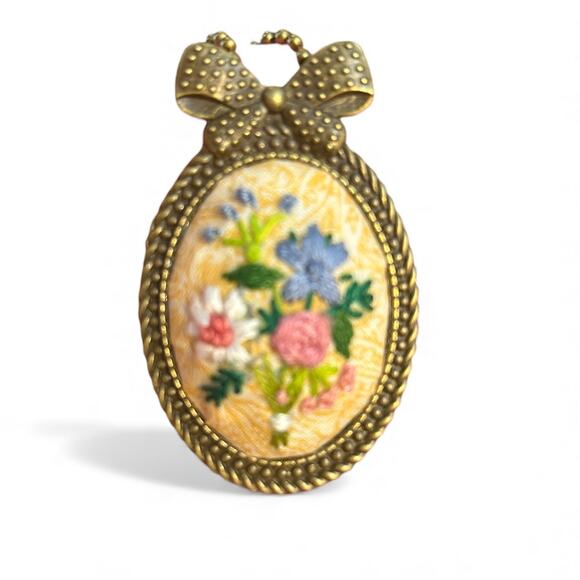 Botanical Embroidery Necklace, Handmade Floral Pendant / Broach - Picture 2 of 4